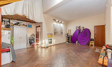 CASA LOTE PROPIO 5 AMBIENTES - JARDIN Y COCHERA