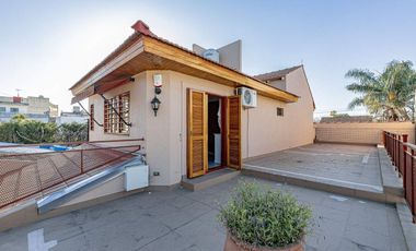 CASA LOTE PROPIO 5 AMBIENTES - JARDIN Y COCHERA