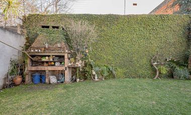 CASA LOTE PROPIO 5 AMBIENTES - JARDIN Y COCHERA