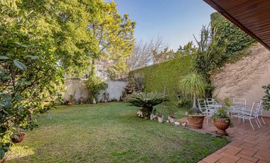 CASA LOTE PROPIO 5 AMBIENTES - JARDIN Y COCHERA