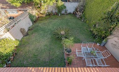 CASA LOTE PROPIO 5 AMBIENTES - JARDIN Y COCHERA