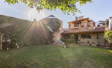 CASA LOTE PROPIO 5 AMBIENTES - JARDIN Y COCHERA