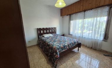 VENTA CASA 420 M2 4 AMB CASEROS GRAN GALPON PARQUE