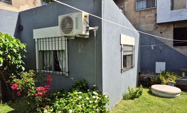 VENTA CASA 420 M2 4 AMB CASEROS GRAN GALPON PARQUE
