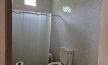 VENTA CASA 420 M2 4 AMB CASEROS GRAN GALPON PARQUE