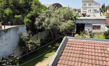 VENTA CASA 420 M2 4 AMB CASEROS GRAN GALPON PARQUE