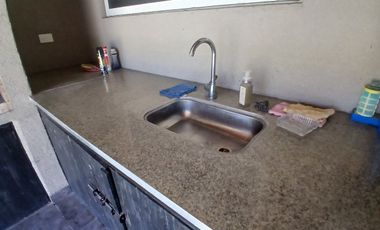 Espléndida casa 4 dormitorios en Domselaar Chico