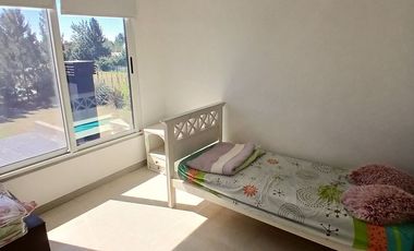 Espléndida casa 4 dormitorios en Domselaar Chico