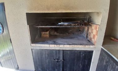 Espléndida casa 4 dormitorios en Domselaar Chico