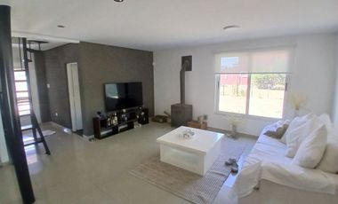 Espléndida casa 4 dormitorios en Domselaar Chico