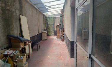 VENTA CASA MULTIFAMILIAR 220M2 COCHE/PARQ CASEROS