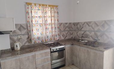 VENTA CASA MULTIFAMILIAR 220M2 COCHE/PARQ CASEROS