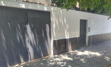 VENTA CASA MULTIFAMILIAR 220M2 COCHE/PARQ CASEROS