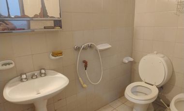 VENTA CASA MULTIFAMILIAR 220M2 COCHE/PARQ CASEROS