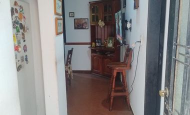 VENTA CASA MULTIFAMILIAR 220M2 COCHE/PARQ CASEROS