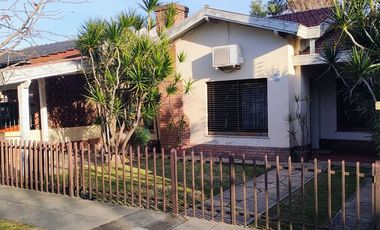 Casa venta z/oeste Ciudad Jardín Palomar permuta