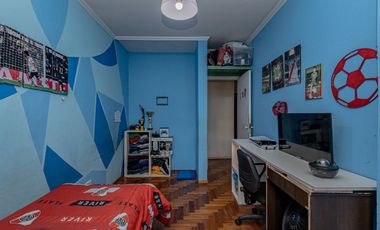 Venta -Casa 6 Amb. C/ Cochera - San Justo.