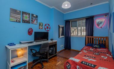 Venta -Casa 6 Amb. C/ Cochera - San Justo.