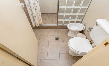 Venta -Casa 6 Amb. C/ Cochera - San Justo.