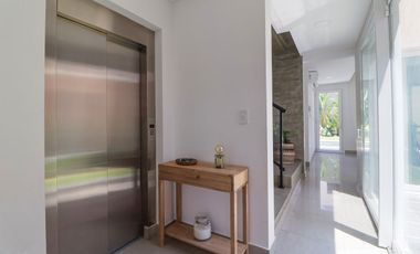 Venta Casa La Lucila vista al río piscina premium