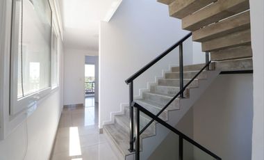 Venta Casa La Lucila vista al río piscina premium