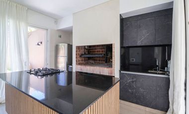 Venta Casa La Lucila vista al río piscina premium