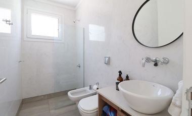 Venta Casa La Lucila vista al río piscina premium