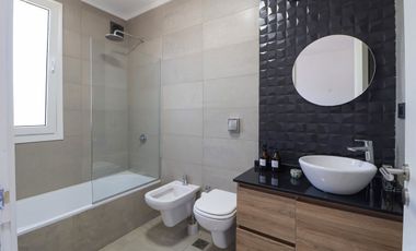 Venta Casa La Lucila vista al río piscina premium