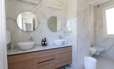 Venta Casa La Lucila vista al río piscina premium