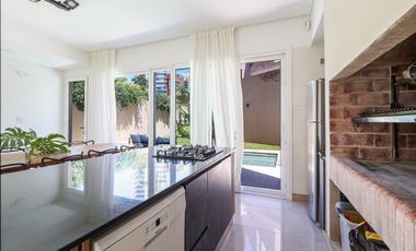 Venta Casa La Lucila vista al río piscina premium