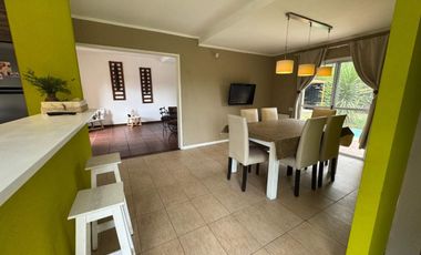 VENTA CASA 3 AMBIENTES QUINCHO PISCINA LAS LOMAS