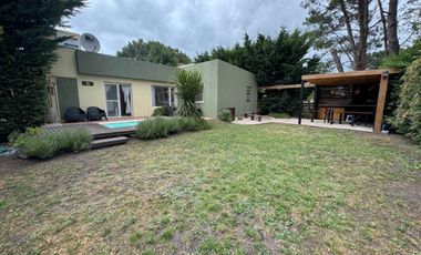 VENTA CASA 3 AMBIENTES QUINCHO PISCINA LAS LOMAS