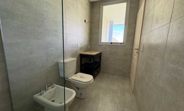 VENTA PH 4 AMB. B° LA CELIA-EZEIZA-QUINCHO-PILETA