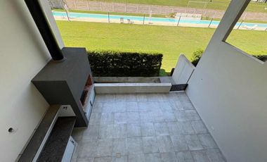 VENTA PH 4 AMB. B° LA CELIA-EZEIZA-QUINCHO-PILETA
