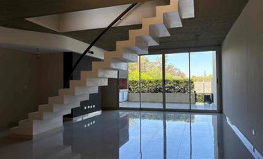 VENTA PH 4 AMB. B° LA CELIA-EZEIZA-QUINCHO-PILETA