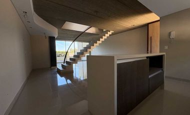 VENTA PH 4 AMB. B° LA CELIA-EZEIZA-QUINCHO-PILETA