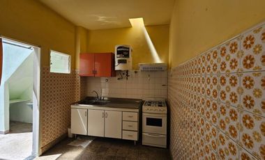 VENTA PH AL FRENTE 3 AMBS.TERRAZA. CIUDADELA