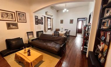 VENTA CASA DOS DORMITORIOS JARDIN COCHERA