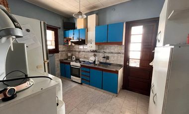 VENTA CASA DOS DORMITORIOS JARDIN COCHERA