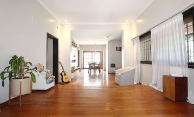 VENTA CASA LOTE PROPIO-ESQUINA-DOBLE GARAGE-MUNRO