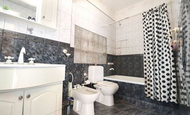 VENTA CASA LOTE PROPIO-ESQUINA-DOBLE GARAGE-MUNRO