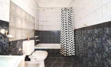 VENTA CASA LOTE PROPIO-ESQUINA-DOBLE GARAGE-MUNRO