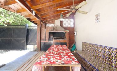 VENTA CASA LOTE PROPIO-ESQUINA-DOBLE GARAGE-MUNRO