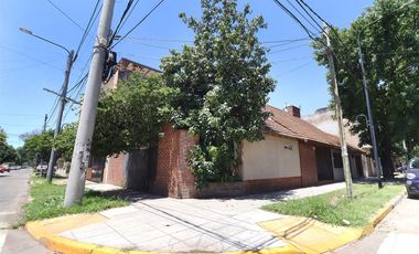 VENTA CASA LOTE PROPIO-ESQUINA-DOBLE GARAGE-MUNRO