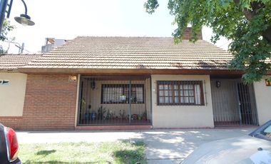 VENTA CASA LOTE PROPIO-ESQUINA-DOBLE GARAGE-MUNRO