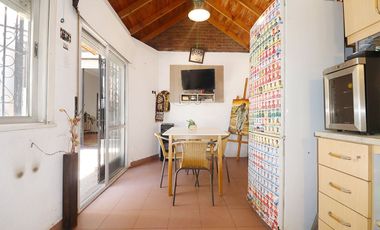 VENTA CASA LOTE PROPIO-ESQUINA-DOBLE GARAGE-MUNRO
