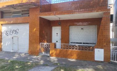 VENTA CASA 3 AMB + LOCAL/TALLER PERMUTA +EFEC