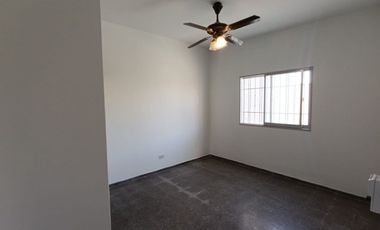 VENTA DE CASA CON PILETA EN GUAYMALLÉN