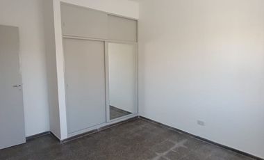 VENTA DE CASA CON PILETA EN GUAYMALLÉN