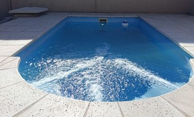 VENTA DE CASA CON PILETA EN GUAYMALLÉN